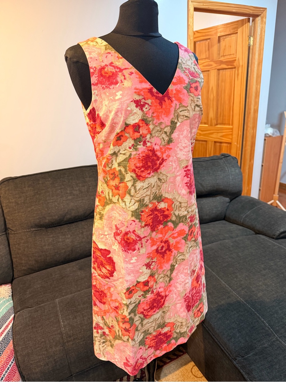 Talbots women’s beautiful 🤩 Multicolor midi Dress in excellent condition size 8